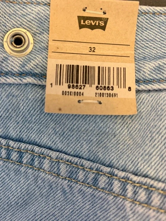 Levi’s Cinch Shorts Size 32 NWT - Picture 6 of 6